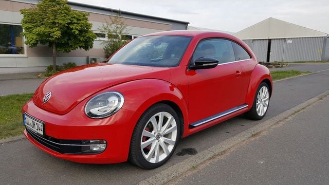 Gebraucht VW Beetle Sport 200 PS (147 kW) 2013 Rot metallic Kleinwagen
