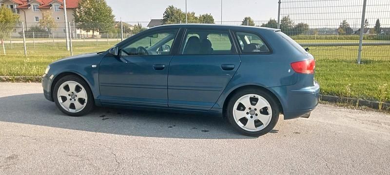 Blau Gebraucht 2007 Audi A3 Sportback Kleinwagen | 3.500 € (Guter Preis) - Bild 1/4