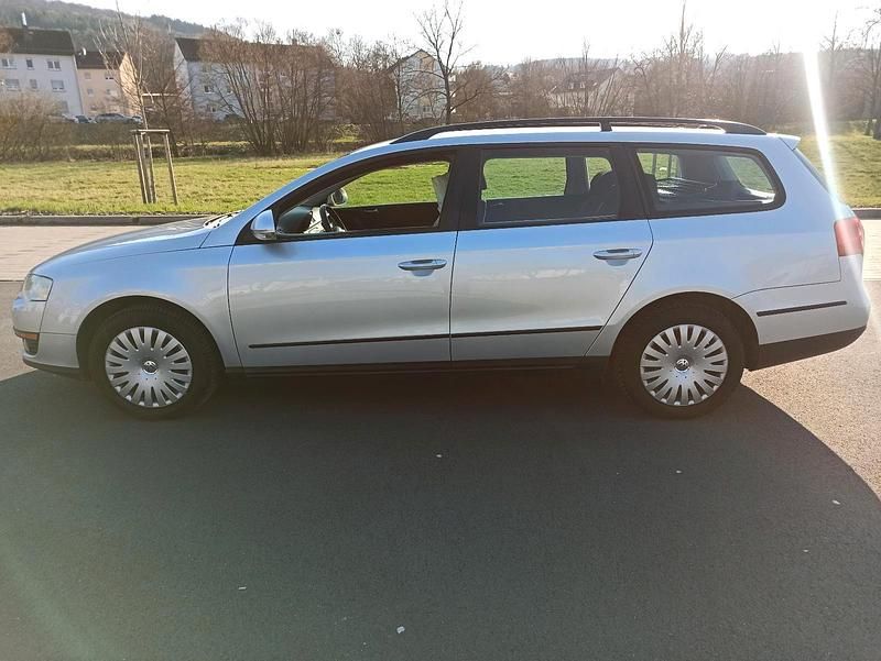 Gebraucht VW Passat Trendline 122 PS (89 kW) 2009 Silber Kombi