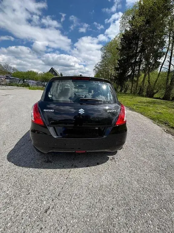 Usata Suzuki Swift Club 94 CV (69 kW) 2013 Nero Utilitaria