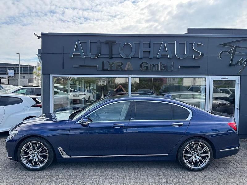 Gebraucht BMW M760 Performance 609 PS (447 kW) 2017 Blau Limousine