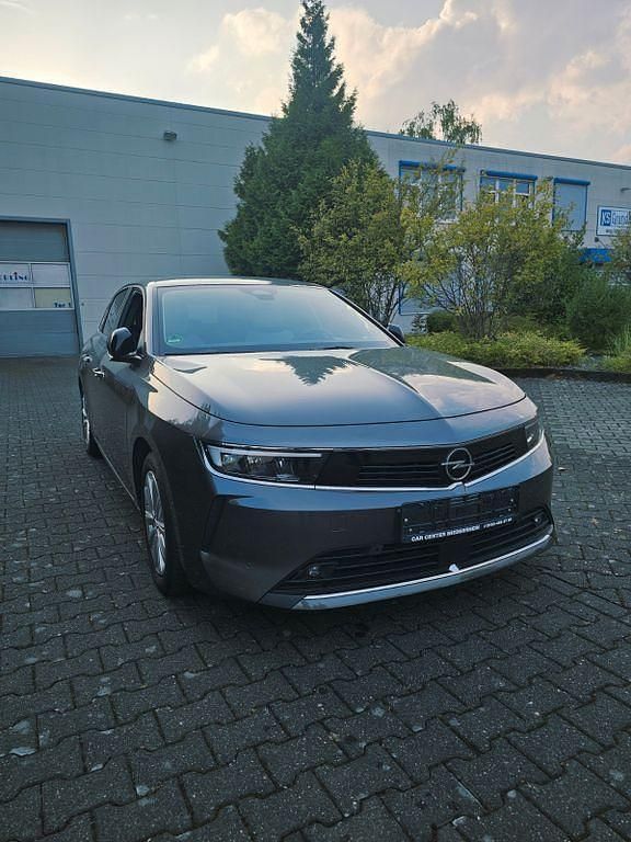 Grau Gebraucht 2023 Opel Astra Elegance Limousine | 21.500 € (Guter Preis) - Bild 1/4