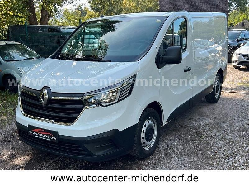 Weiß Gebraucht 2022 Renault Trafic Komfort Van | 21.999 € (Guter Preis) - Bild 1/4