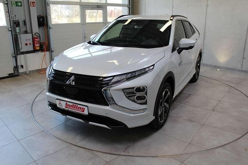 Titanweiß Gebraucht 2022 Mitsubishi Eclipse Plus SUV | 24.900 € (Fairer Preis) - Bild 1/4