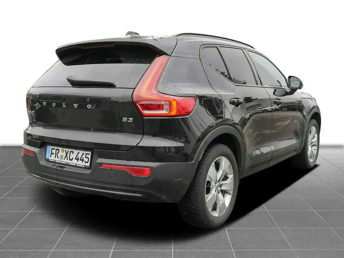 Gebraucht Volvo XC40 Plus 197 PS (144 kW) 2024 Onyx black metallic SUV