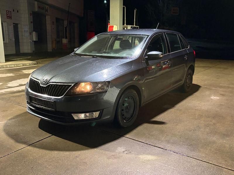 Grau Gebraucht 2016 Skoda Rapid Ambition Limousine | 5.999 € (Fairer Preis) - Bild 1/4