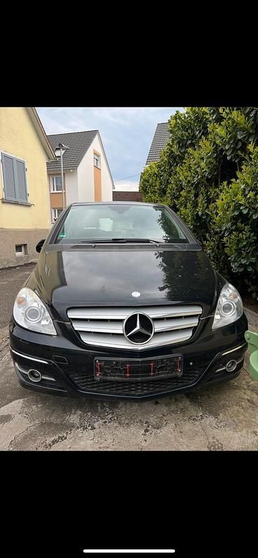 Schwarz Gebraucht 2009 Mercedes B200 Van / Kleinbus | 1.799 € (Superpreis) - Bild 1/4