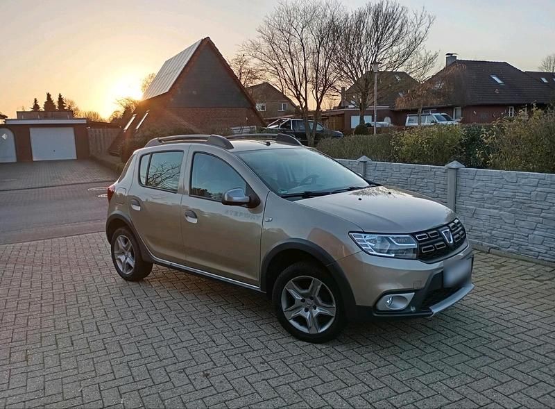 Gebraucht Dacia Sandero Stepway 101 PS (74 kW) 2020 Grau Kleinwagen