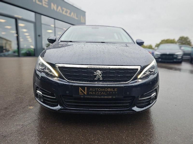 Gebraucht Peugeot 308 110 PS (80 kW) 2018 Blau Kleinwagen