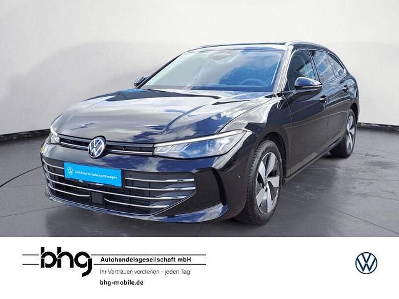 Grenadillschwarz metallic Gebraucht 2025 VW Passat Business Kombi | 38.830 € (Superpreis) - Bild 1/4