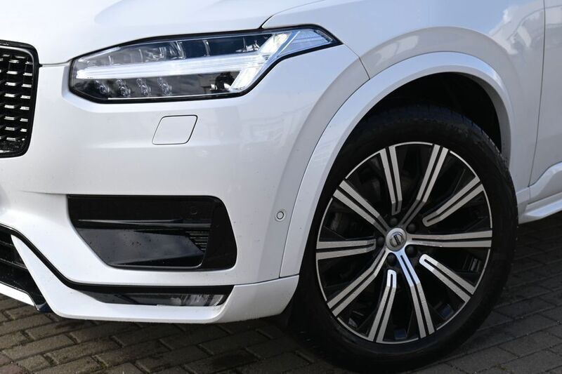 Gebraucht Volvo XC90 Ultimate 235 PS (172 kW) 2023 Crystal white / metallic SUV