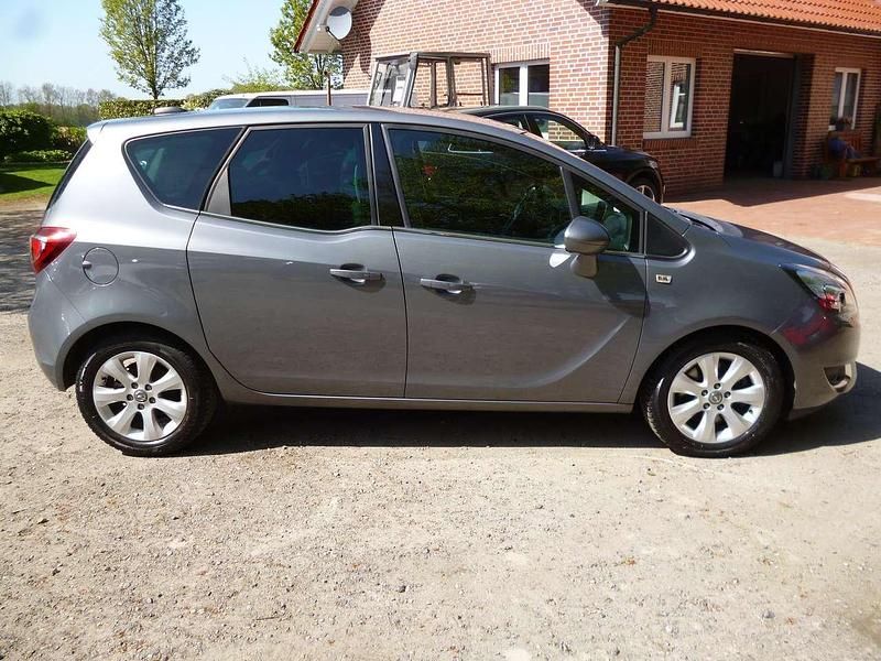 Gebraucht Opel Meriva Innovation 95 PS (69 kW) 2015 Karbon silber/shiny grey (m2) Van / Kleinbus