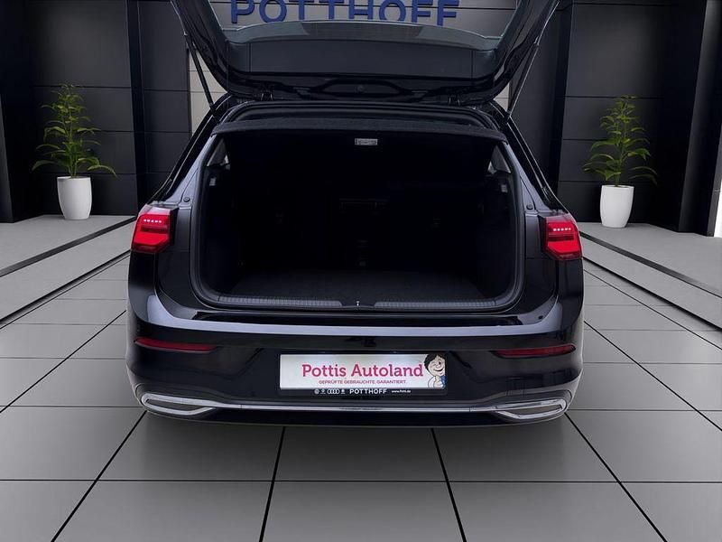 Gebraucht VW Golf VIII Active 150 PS (110 kW) 2023 Schwarz Limousine