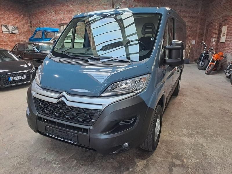 Grau Gebraucht 2021 Citroën Jumper Van / Kleinbus | 16.980 € (Superpreis) - Bild 1/4