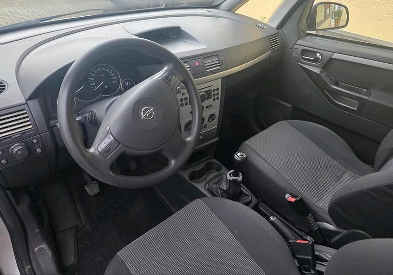 Gebraucht Opel Meriva 87 PS (63 kW) 2004 Silber Van / Kleinbus