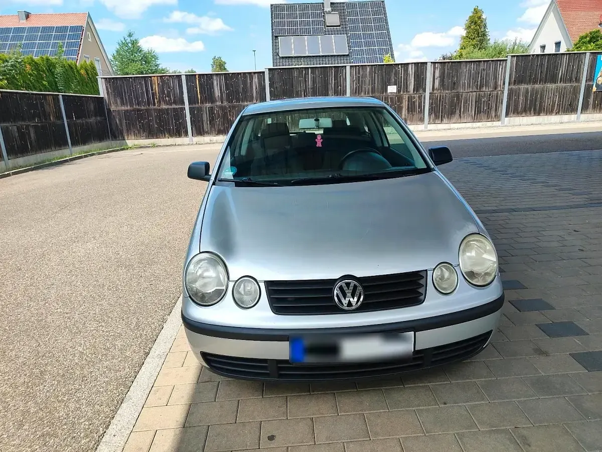 Gebraucht VW Polo Basis 65 PS (47 kW) 2004 Silber Kleinwagen