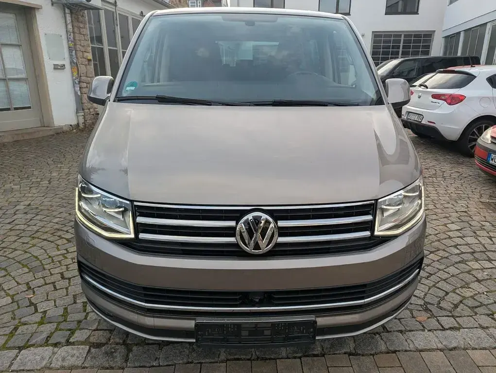 Gebraucht VW Multivan 150 PS (110 kW) 2016 Beige Van / Kleinbus