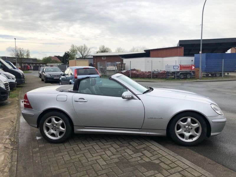 Gebraucht Mercedes SLK200 163 PS (119 kW) 2003 Silber Cabrio