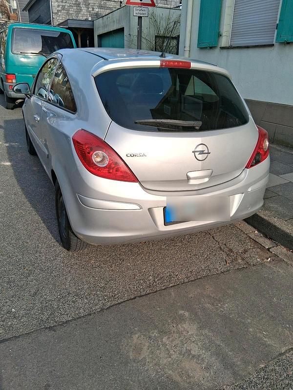 Gebraucht Opel Corsa 90 PS (66 kW) 2009 Silber Kleinwagen