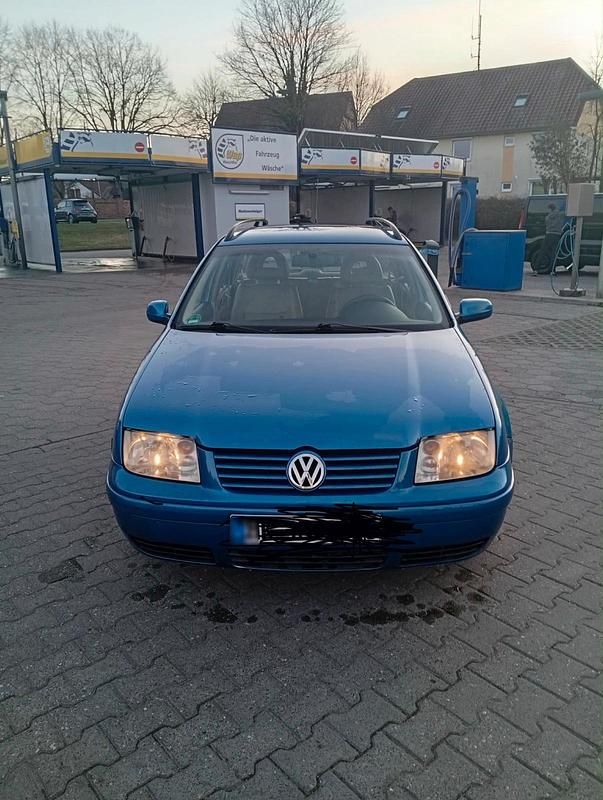 Gebraucht VW Bora 101 PS (74 kW) 1999 Blau Limousine