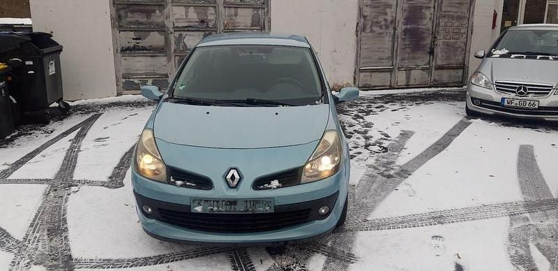 Grün Gebraucht 2007 Renault Clio II Rip Curl Limousine | 1.000 € (Superpreis) - Bild 1/4