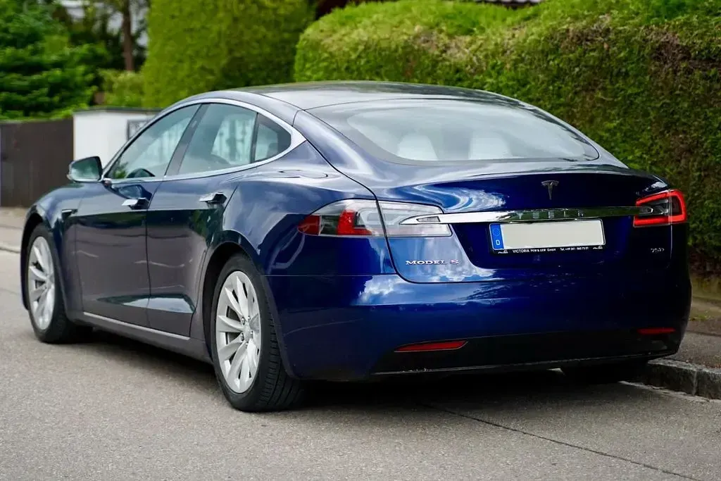 Gebraucht Tesla Model S 386 kW (525 PS) 2018 Blau Kleinwagen