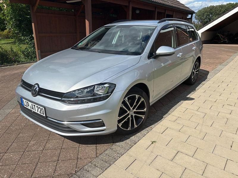 Schwarz Gebraucht 2019 VW Golf VII Comfortline Limousine | 13.700 € (Fairer Preis) - Bild 1/4