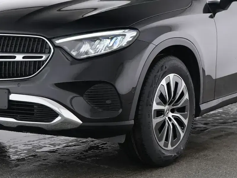 Gebraucht Mercedes GLC200 Avantgarde 204 PS (150 kW) 2025 Schwarz SUV