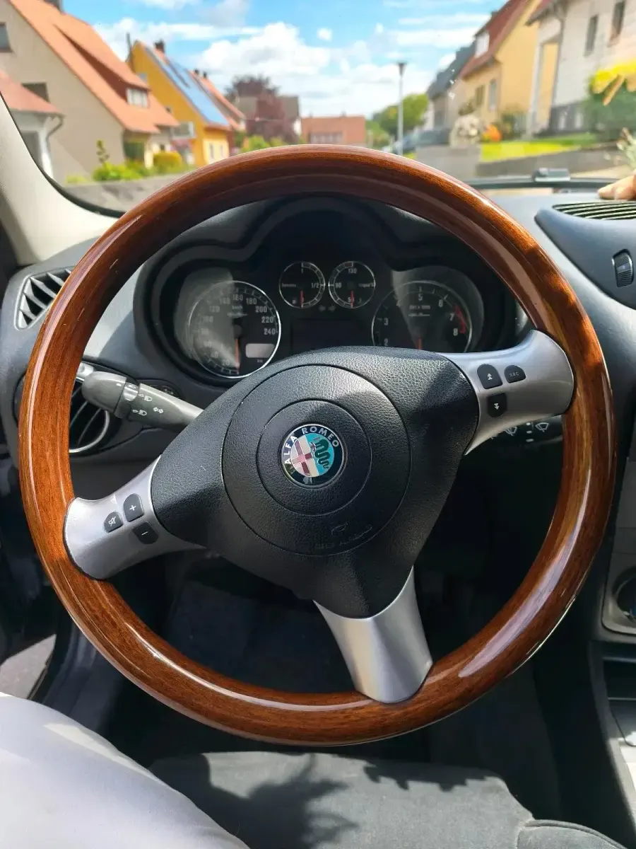 Occasion Alfa Romeo 147 120 ch (88 kW) 2008 Noir Citadine