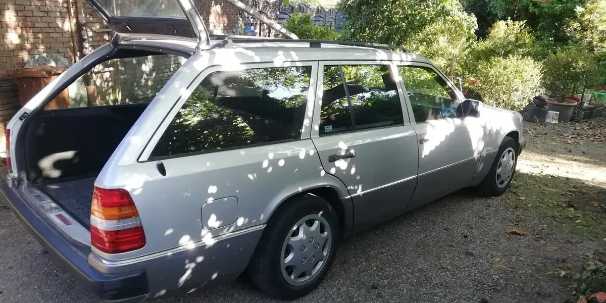 Gebraucht Mercedes 230 130 PS (95 kW) 1991 Silber Kombi