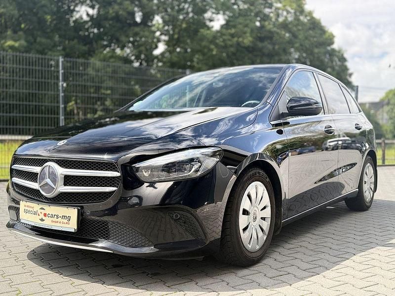 Gebraucht Mercedes B180 116 PS (85 kW) 2020 Schwarz Van / Kleinbus