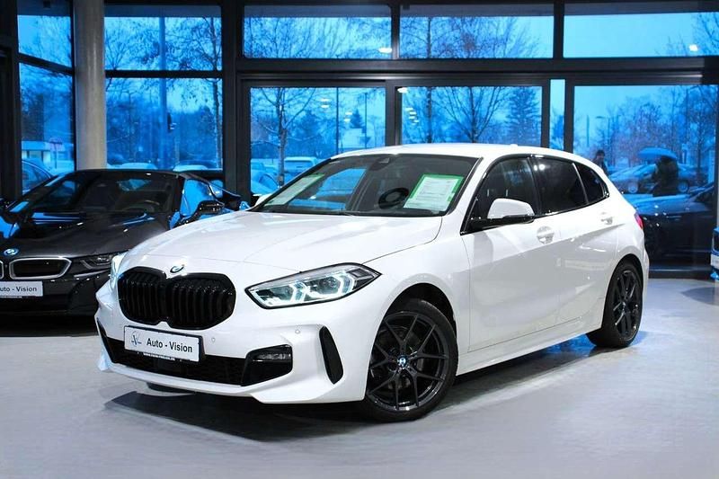 Weiß Gebraucht 2022 BMW 118 M Sport Kleinwagen | 22.290 € (Fairer Preis) - Bild 1/3