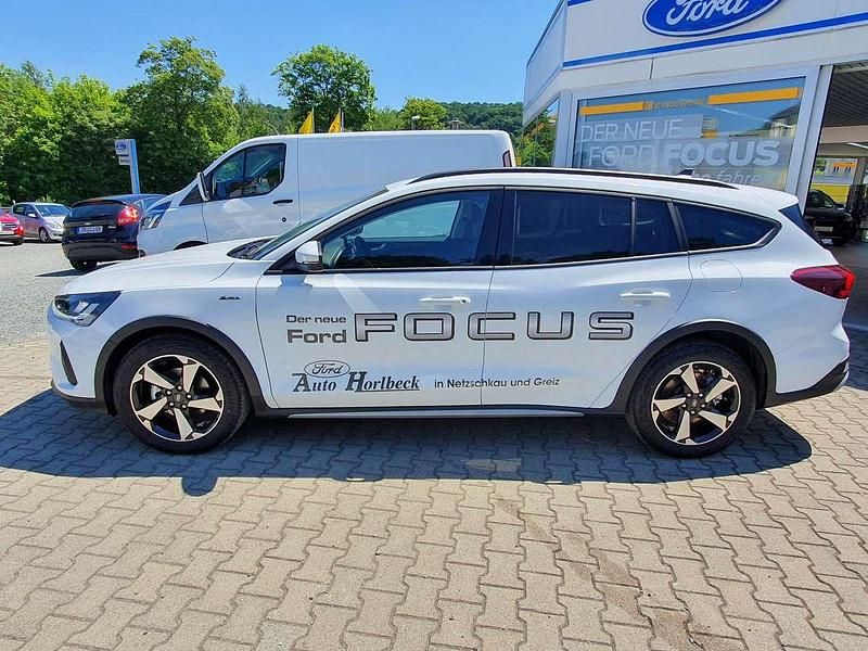 Gebraucht Ford Focus Active 125 PS (91 kW) 2022 Frostweiß Kombi