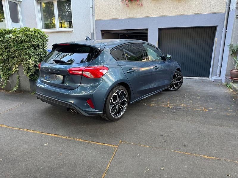 Gebraucht Ford Focus ST-Line 182 PS (133 kW) 2019 Blau Limousine
