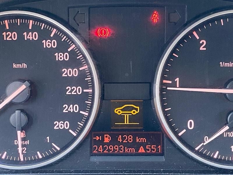 Gebraucht BMW 320 163 PS (119 kW) 2010 Limousine