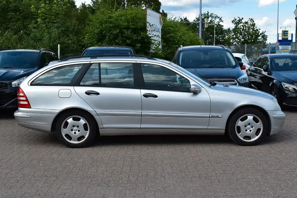 Gebraucht Mercedes C180 143 PS (105 kW) 2003 Silber Kombi