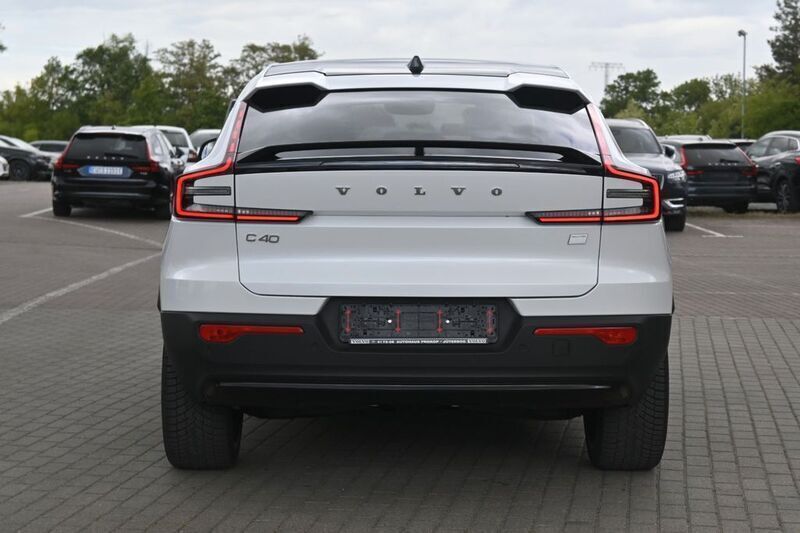 Gebraucht Volvo C40 Ultimate 169 kW (231 PS) 2023 Crystal white / metallic SUV