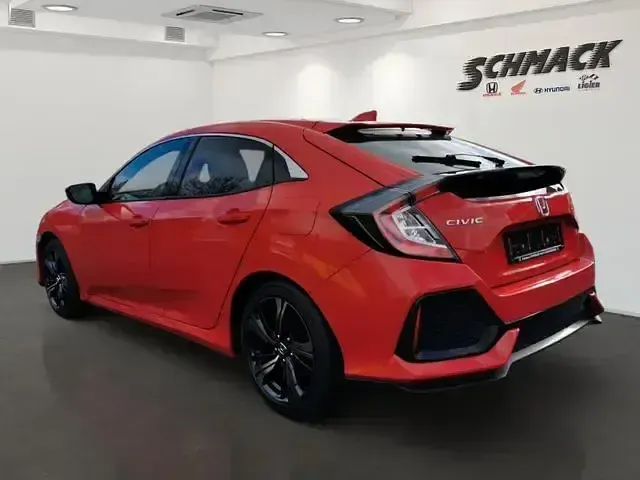 Gebraucht Honda Civic Elegance 129 PS (94 kW) 2018 Rot Limousine