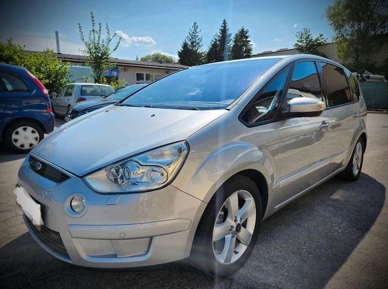 Silber Gebraucht 2008 Ford S-MAX Titanium Van / Kleinbus | 8.000 € - Bild 1/4