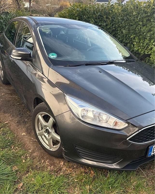 Usata Ford Focus 125 CV (91 kW) 2017 Argento Berlina