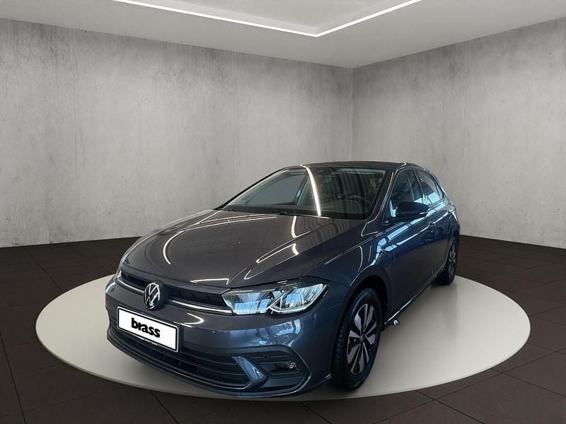 Rauchgrau metallic Gebraucht 2024 VW Polo Life Limousine | 21.250 € (Fairer Preis) - Bild 1/4