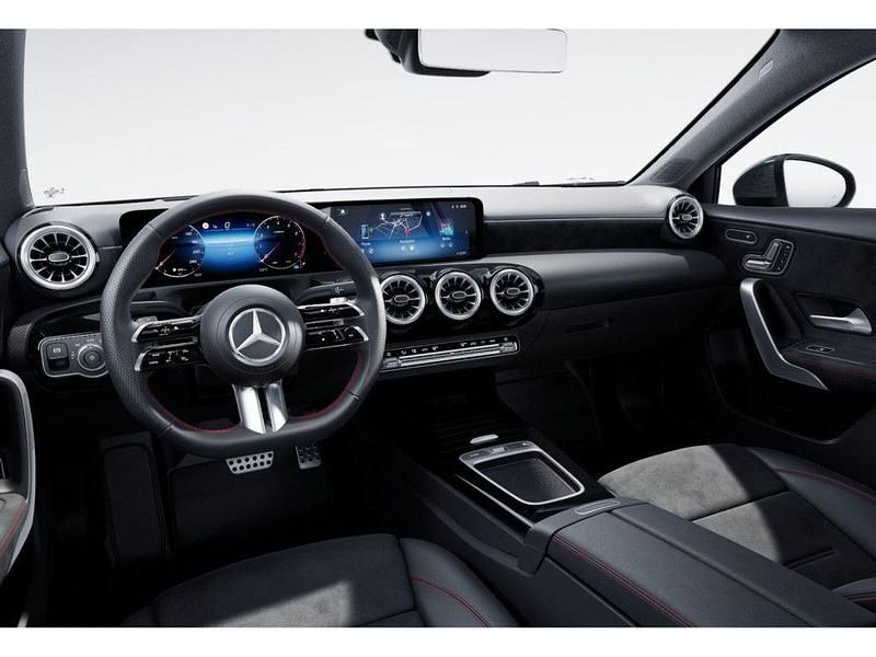 Gebraucht Mercedes A180 Premium Plus 136 PS (100 kW) 2023 Andere / manufaktur magno lack manufaktur Limousine