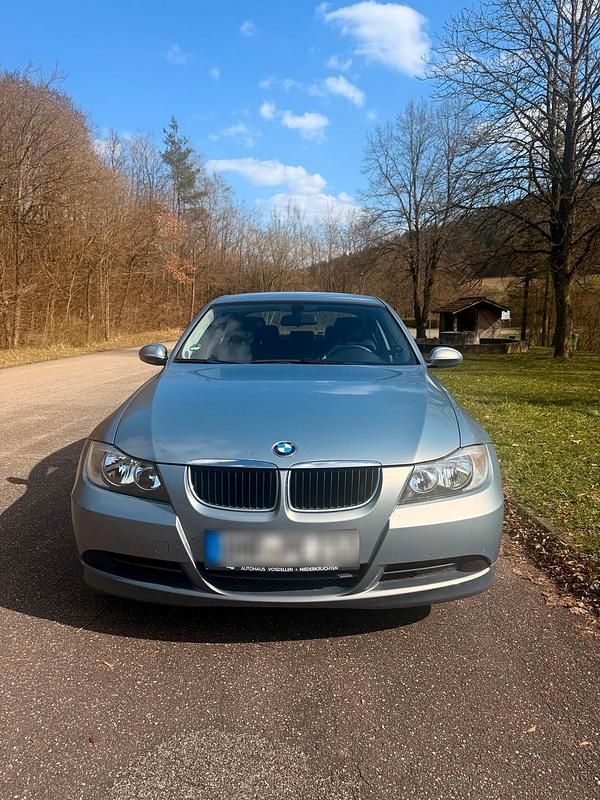 Gebraucht BMW 320 150 PS (110 kW) 2006 Grau Limousine