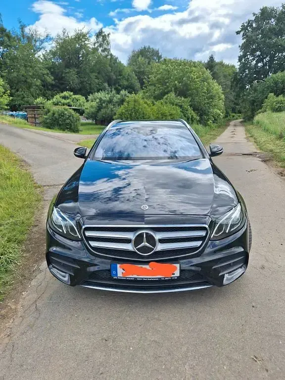 Gebraucht Mercedes E220 AMG line 194 PS (142 kW) 2017 Schwarz Kombi