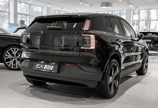 Neu Volvo EX30 Plus 200 kW (272 PS) 2026 Schwarz SUV