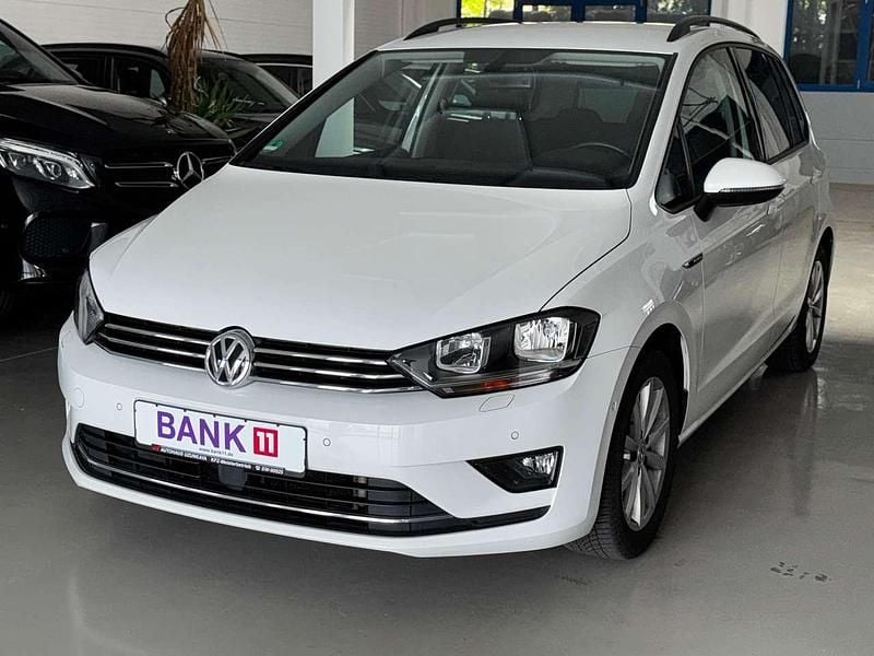Pure white Gebraucht 2015 VW Golf Sportsvan LOUNGE Van / Kleinbus | 11.900 € (Fairer Preis) - Bild 1/4