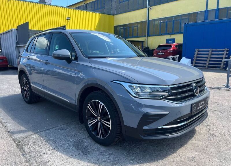 Mondsteingrau Gebraucht 2020 VW Tiguan Life SUV | 24.990 € (Etwas zu teuer) - Bild 1/4