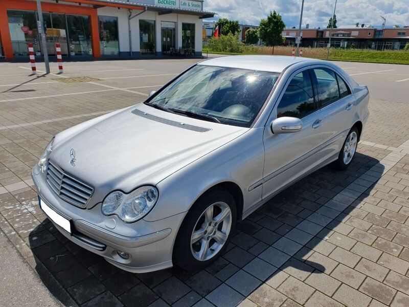 Silber Gebraucht 2005 Mercedes C220 Elegance Limousine | 6.999 € (Teuer) - Bild 1/4