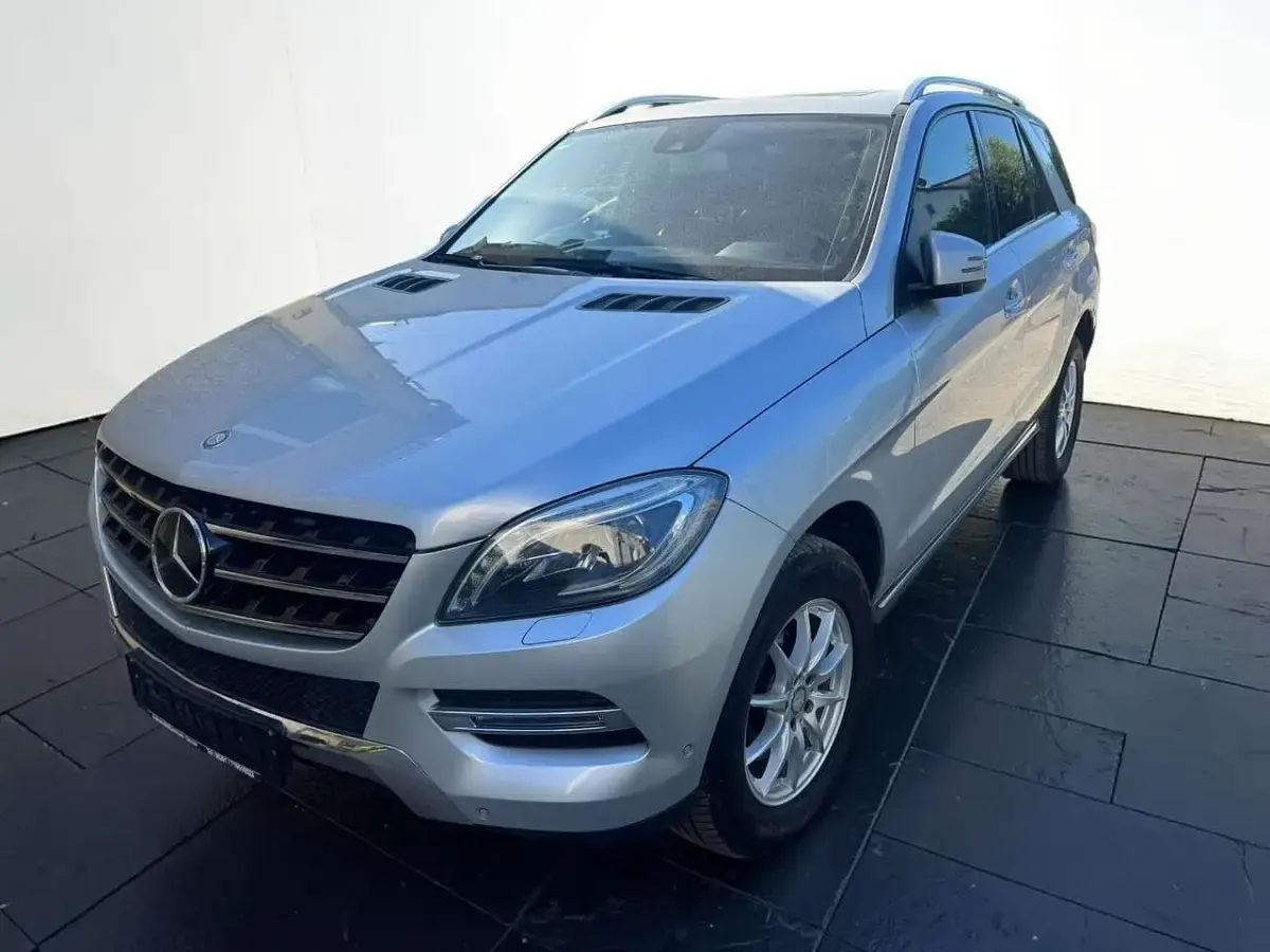 Gebraucht Mercedes ML350 258 PS (189 kW) 2012 Silber SUV