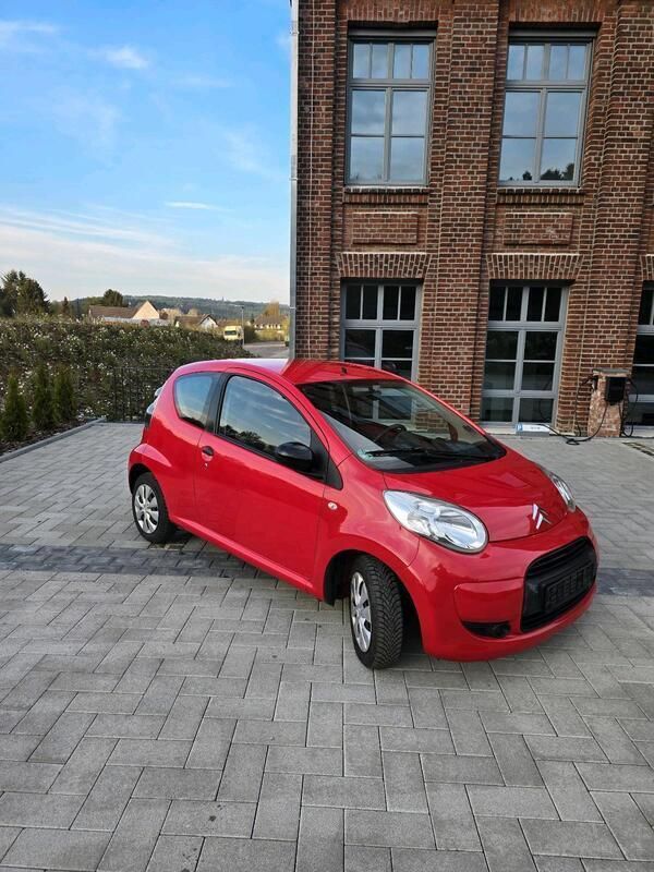 Rot Gebraucht 2010 Citroën C1 Kleinwagen | 1.999 € - Bild 1/4